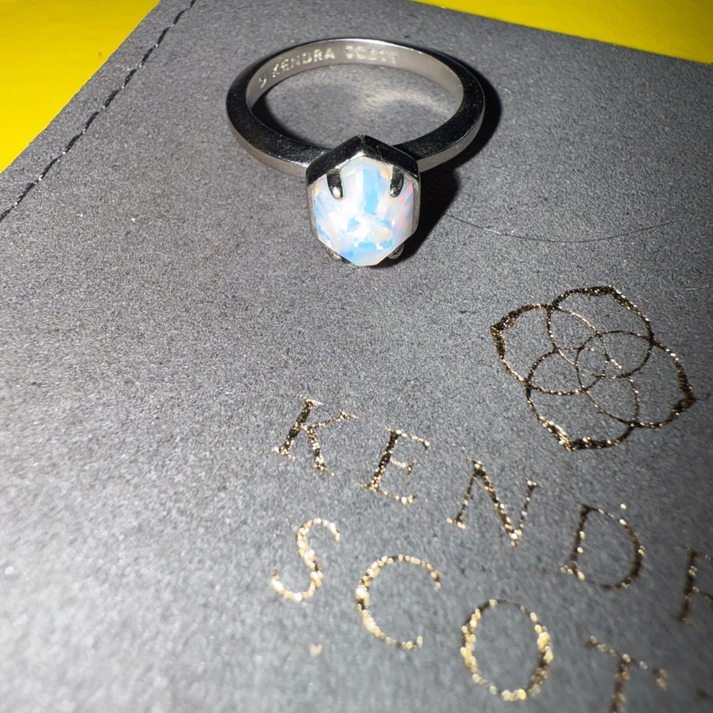 Kendra Scott Iridescent Stone Ring in Silver